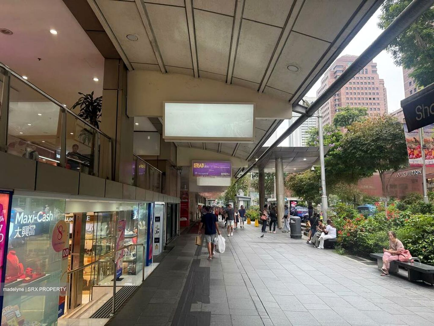 Lucky Plaza (D9), Retail #470205711